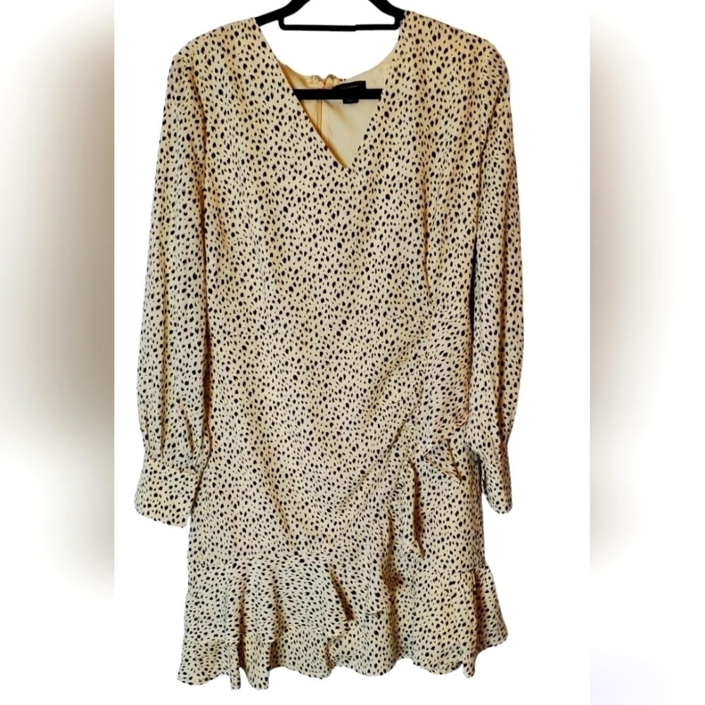 HALOGEN Size Medium Long-Sleeved Ruffle Midi Dress